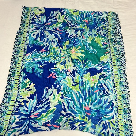 Lilly Pulitzer Riley Infinity Scarf - Picture 2 of 2